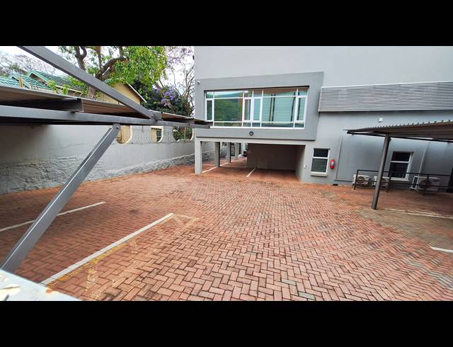 1,000M² OFFICE FOR SALE IN NELSPRUIT EXT 1